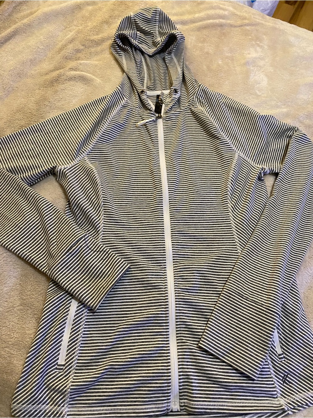 Kyodan Striped Hooded Zip Jacket - Black & White